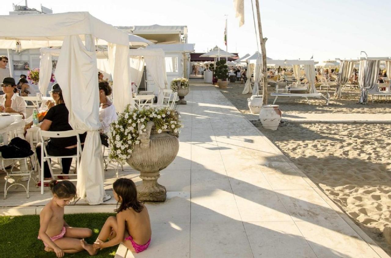 Riccione Beach Hotel - Enjoy Your Summer -Beach Village Incluso Екстер'єр фото